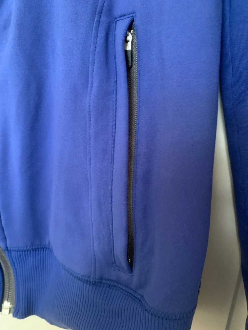 EUC Alo Yoga Blue Full Zip Performance Track Jacket - Size S/M - Picture 7 of 16
